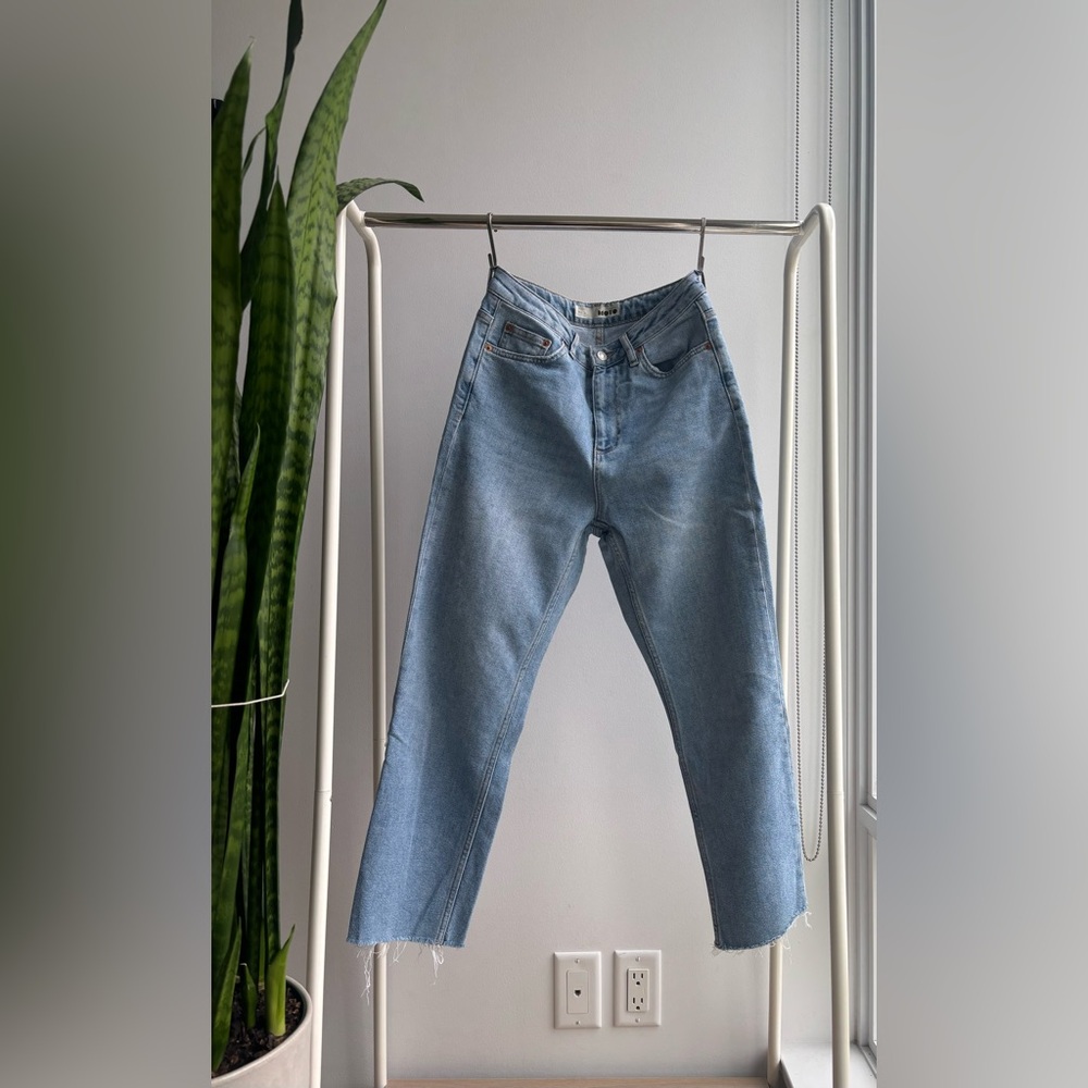 TOPSHOP | Raw Hem Straight Leg Jeans W28 L30
